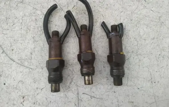 Mitsubishi Carisma Fuel injector LCR6735401D