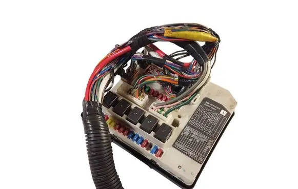 Nissan Navara D40 Fuse module 284B7EB310 5H19 0042