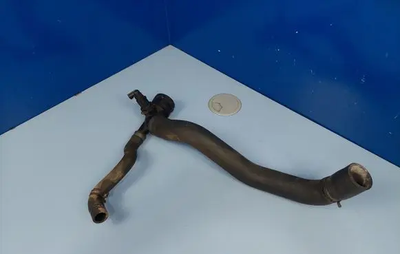 Volkswagen Touareg I Engine coolant pipe/hose 7L6122291A 7L6122051 1J0973702