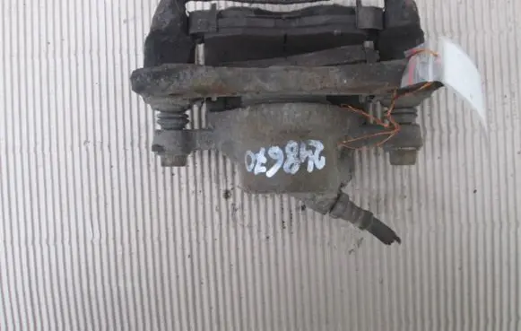 Mitsubishi Space Runner Front brake caliper