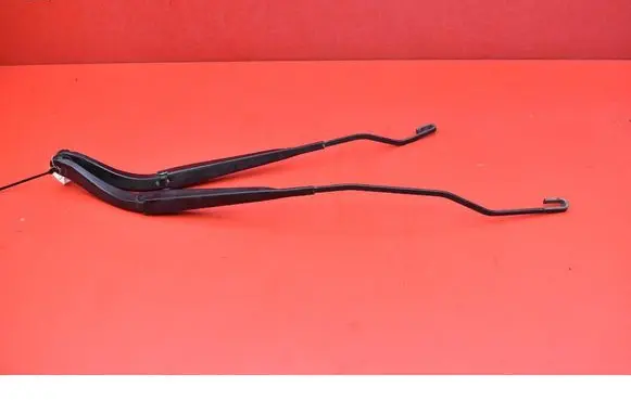 Front wiper blade arm