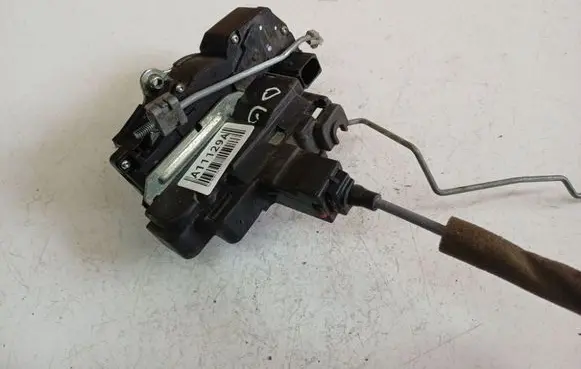Opel Antara Rear door lock 