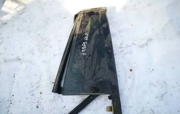 Chrysler Pacifica Rear vent window glass 