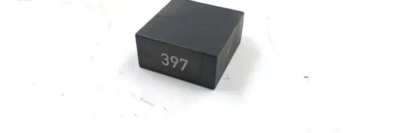Audi A4 S4 B5 8D Other relay 8D0907701A D15502