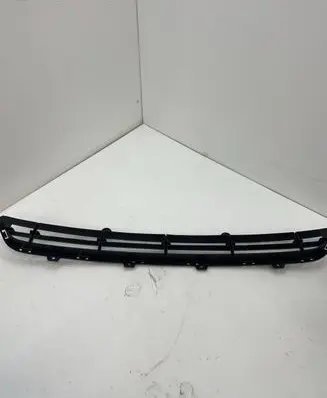 Hyundai Santa Fe Front bumper upper radiator grill PHN99067GA