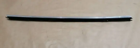 BMW 5 E39 Front door glass trim molding 51218185816