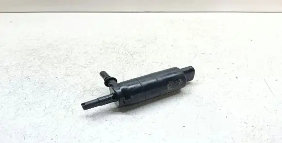 BMW X3 E83 Headlight washer pump 7217792 67127217792