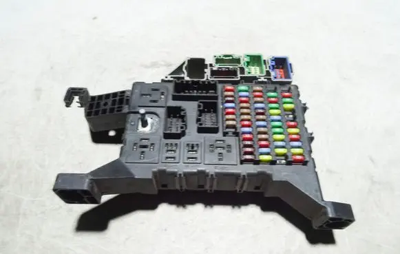 Jaguar X-Type Fuse module 4X4314A073AE