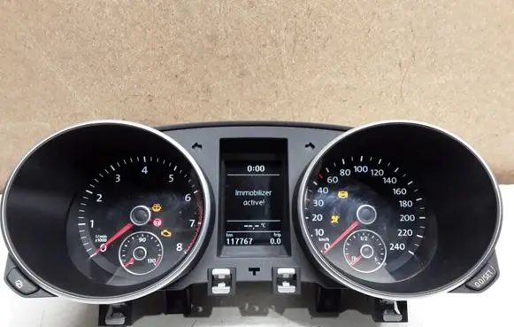 Volkswagen Golf VI Speedometer (instrument cluster) 5K0920870D