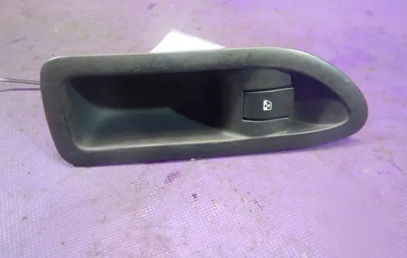 Renault Laguna II Quarter vent window switch 