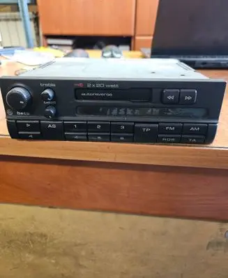 Volkswagen PASSAT B4 Radio/CD/DVD/GPS head unit 1H0035152 91825481 VWZ2Z2S4116651