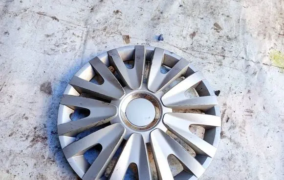 Opel Astra H R15 wheel hub/cap/trim 