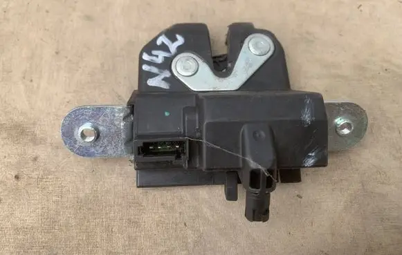 Tailgate/trunk/boot lock/catch/latch