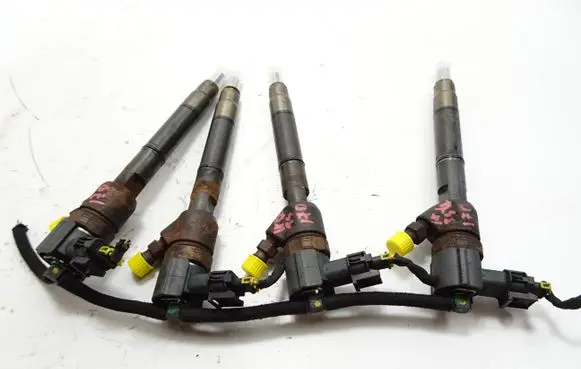 Hyundai ix35 Fuel injector 0445110411