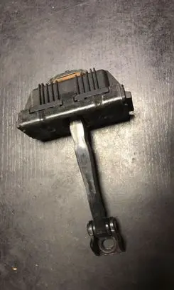 BMW 3 E90 E91 Front door check strap stopper 7176807