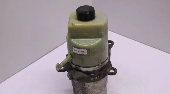 Ford Focus Power steering pump 4M513K514BD