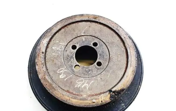 Mercedes-Benz 190 W201 Crankshaft pulley