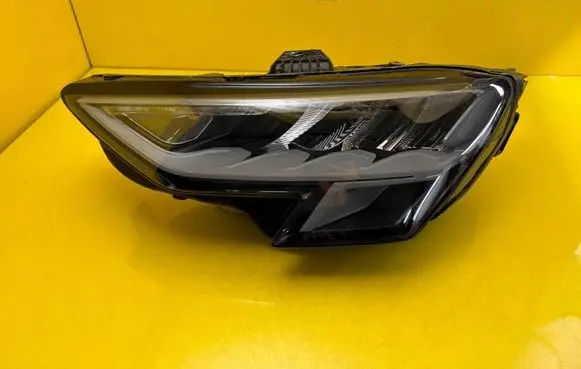 Audi A3 8Y Headlight/headlamp 8Y0941011