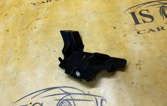 Land Rover Discovery 5 Headlight/headlamp mounting bracket HY3213D096AA
