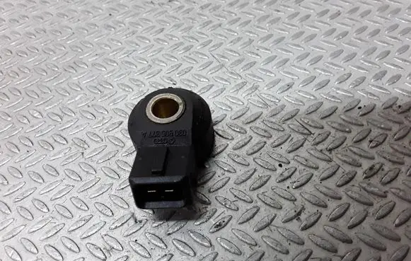 Volkswagen Golf IV Detonation knock sensor 030905377A