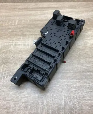 Volvo S60 Fuse module 8678449 518828017