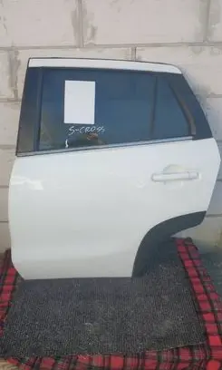 Suzuki SX4 S-Cross Rear door