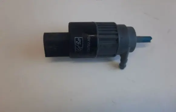 Jaguar XF Windscreen/windshield washer pump GM2113K082AB