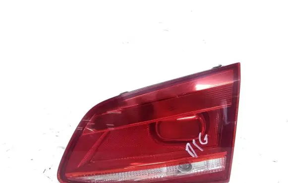 Volkswagen Passat Alltrack Tailgate rear/tail lights 3AF945094L