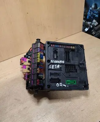 Seat Alhambra (Mk1) Fuse box set S108152001