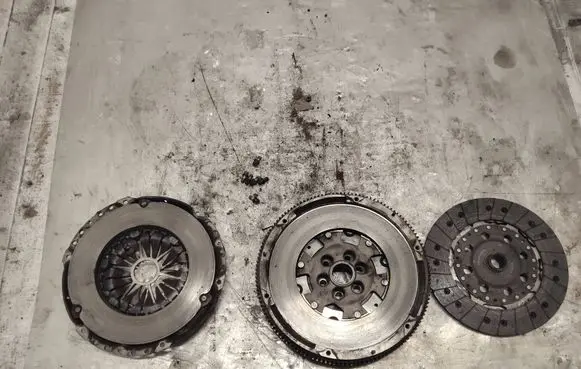 Mitsubishi Grandis Clutch set kit