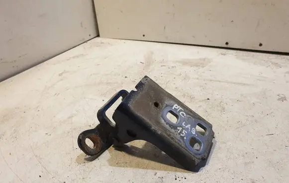Chrysler PT Cruiser Rear door lower hinge 85574F