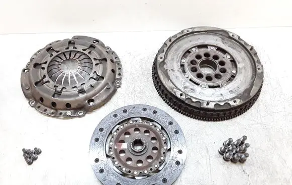 Volvo V70 Clutch set kit 9445746 8689969 30735964