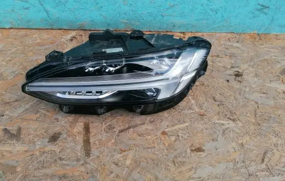 Volvo S90, V90 Headlight/headlamp