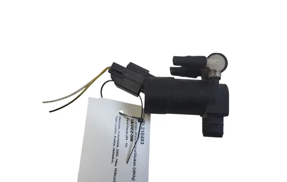 Ford Focus Windscreen/windshield washer pump 1S7117K624FE