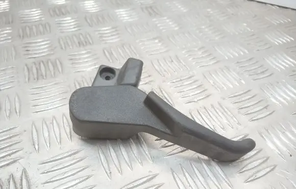 Volkswagen PASSAT B5.5 Engine bonnet (hood) release handle 3B1823533