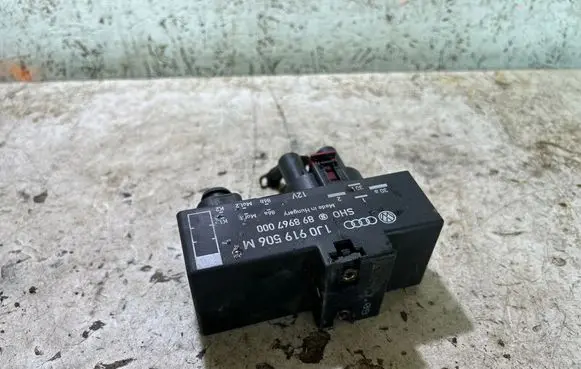 Volkswagen Polo V 6R Coolant fan relay 1J0919506M 898967000
