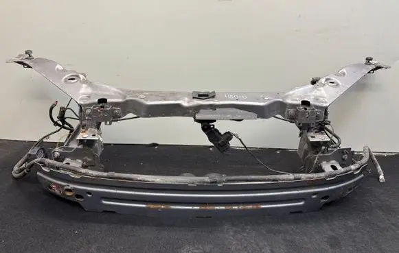 Radiator support slam panel bracket
