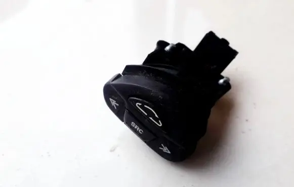 Nissan Almera N16 Multifunctional control switch/knob 