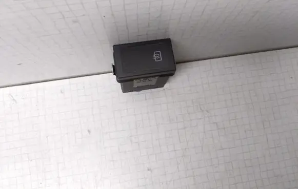 Volkswagen Transporter - Caravelle T4 Windscreen/window heater switch 7D0959621
