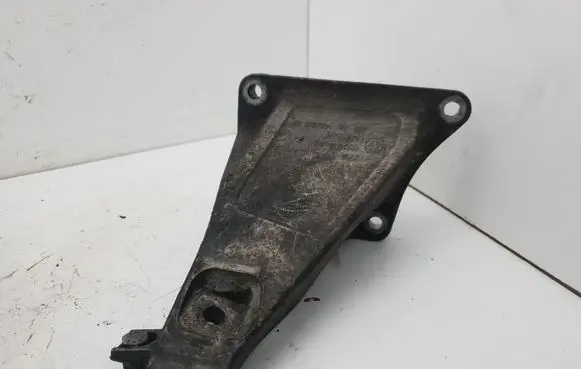 BMW 7 E65 E66 Engine mounting bracket 6754616 22116754616