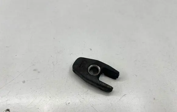 Renault Scenic III - Grand scenic III Fuel Injector clamp holder