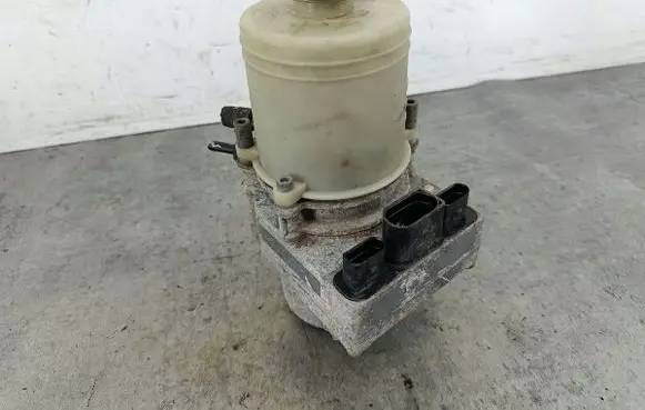 Volkswagen Fox Power steering pump 6Q0423371AHPI