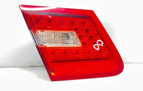 Mercedes-Benz E C207 W207 Tailgate rear/tail lights A2078200364