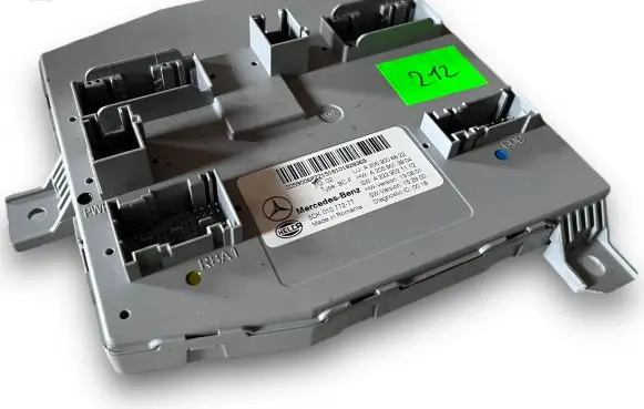 Mercedes-Benz C W205 Central body control module S212 A2059006822