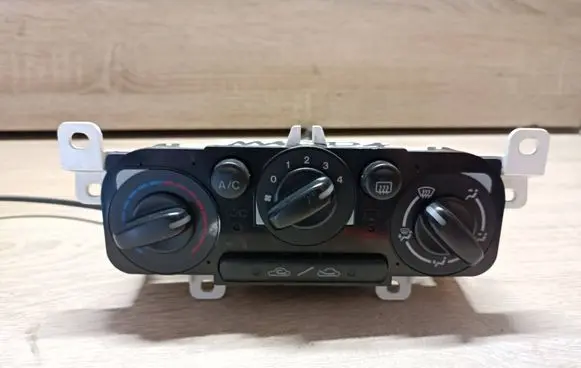 Mazda 323 F Climate control/heater control trim 