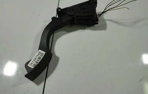 Ford Focus Accelerator throttle pedal 4M519F836AH
