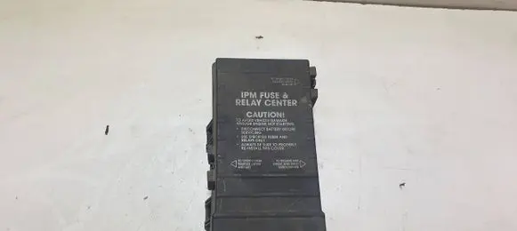 Chrysler Grand Voyager IV Fuse module 04727079AD T074300245