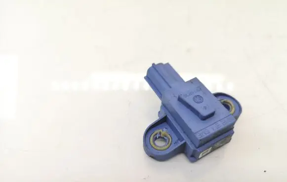 Volkswagen PASSAT B6 Airbag deployment crash/impact sensor 1K0955557A