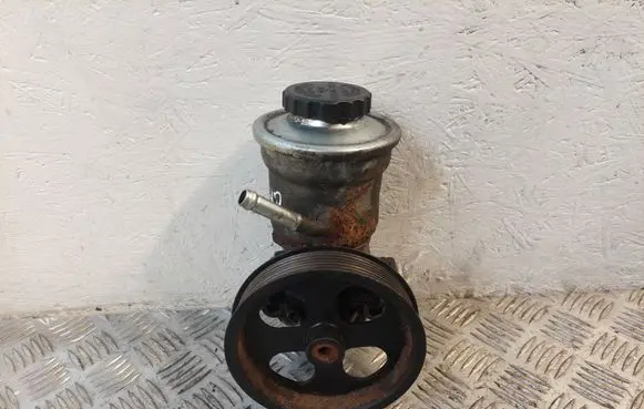 Toyota Corolla Verso AR10 Power steering pump 4431005120