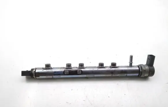BMW 3 F30 F35 F31 Fuel main line pipe 0445214135 780060103